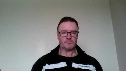 Snapshot of irish_pipe chatting on April 10, 9:36 am irish_pipe online show from April 10, 9:36 am