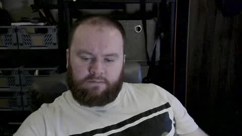 twitter theirishman205 online show from December 24, 4:08 pm