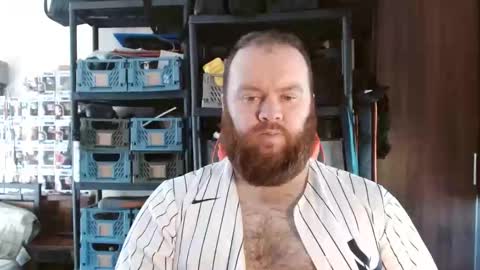 Snapshot of irishdaddy24 chatting on February 8, 12:19 pm twitter theirishman205 online show from February 8, 12:19 pm