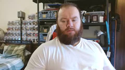 Snapshot of irishdaddy24 chatting on February 19, 10:44 am twitter theirishman205 online show from February 19, 10:44 am