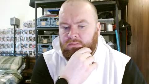 Snapshot of irishdaddy24 chatting on February 22, 11:53 am twitter theirishman205 online show from February 22, 11:53 am