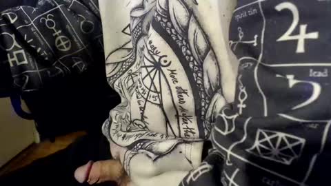 Irishdude2483 online show from January 11, 1:48 am