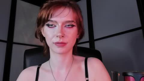 Snapshot of irisice chatting on December 10, 3:33 pm Miss Iris Fansly Miss Iris new inst.  online show from December 10, 3:33 pm
