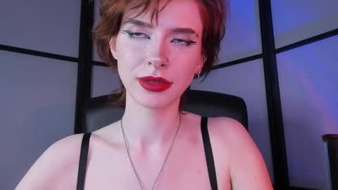 Snapshot of irisice chatting on December 30, 11:17 pm Miss Iris Fansly Miss Iris new inst.  online show from December 30, 11:17 pm