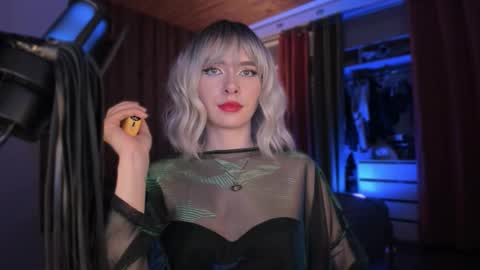 Miss Iris Fansly Miss Iris new inst.  online show from December 15, 10:47 pm