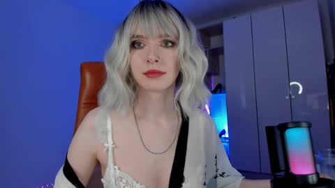 Snapshot of irisice chatting on June 9, 5:46 pm Miss Iris Fansly Miss Iris new inst. online show from June 9, 5:46 pm