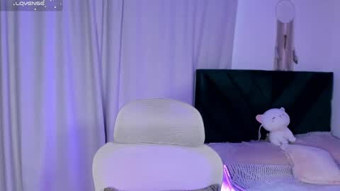 Iris Moira  online show from April 29, 11:36 am