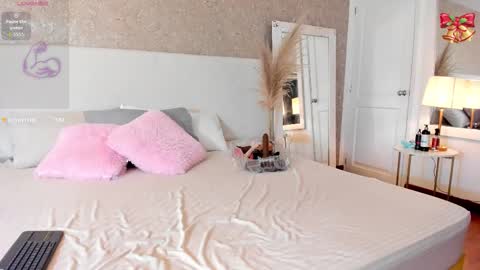 Snapshot of iriss_1 chatting on March 6, 4:20 am Iriss online show from March 6, 4:20 am