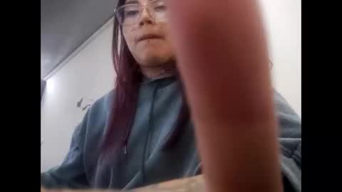 iriss_cardenas online show from May 2, 8:58 pm