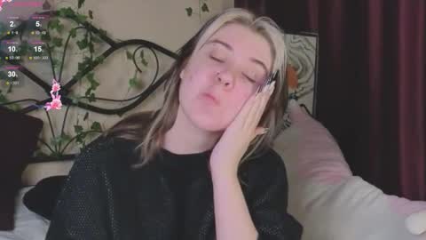 I am Cutie Iris3 online show from December 4, 9:29 am