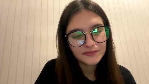 irisss31 online show from December 7, 4:03 pm