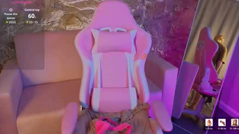 Snapshot of iron_adele chatting on February 3, 6:40 am Iron Adele online show from February 3, 6:40 am