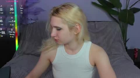 Snapshot of iron_adele chatting on April 9, 6:19 am Iron Adele online show from April 9, 6:19 am