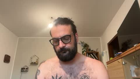 Snapshot of iron_reykh chatting on June 22, 5:32 pm iron_reykh online show from June 22, 5:32 pm