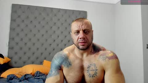 ironhulk22 online show from March 14, 8:31 am