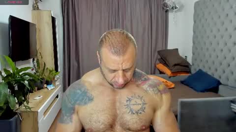 Snapshot of ironhulk22 chatting on July 15, 9:58 am ironhulk22 online show from July 15, 9:58 am