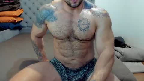 Snapshot of ironhulk22 chatting on July 17, 6:02 pm ironhulk22 online show from July 17, 6:02 pm