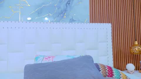 Sandy  online show from November 17, 12:33 pm