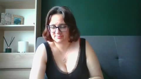 Snapshot of irresistibleparis chatting on July 10, 6:50 am Paris online show from July 10, 6:50 am