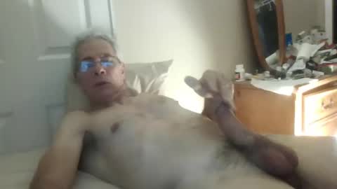 irrintzi60 online show from December 4, 11:02 pm