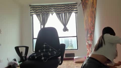 Isa3588 online show from November 8, 7:34 pm