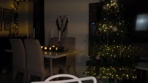 isa_____ online show from December 3, 12:51 am