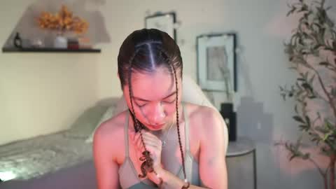 isa_____ online show from May 15, 1:23 am