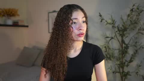 isa_____ online show from June 1, 2:24 am
