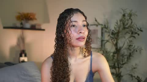 isa_____ online show from June 7, 6:22 pm