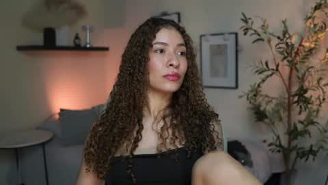 isa_____ online show from July 12, 2:02 am