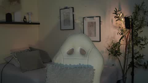 isa_____ online show from July 19, 12:25 am