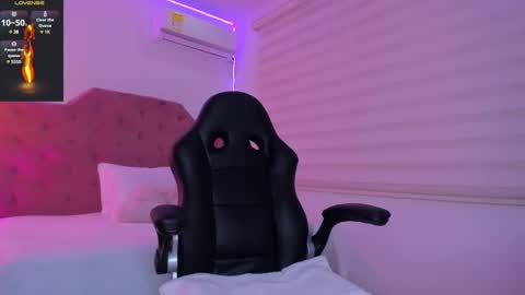 Snapshot of isa__cute chatting on January 10, 4:12 am ISA online show from January 10, 4:12 am