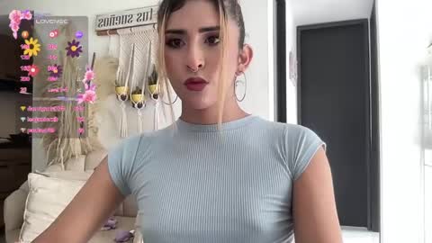 Isabella online show from June 3, 1:25 pm