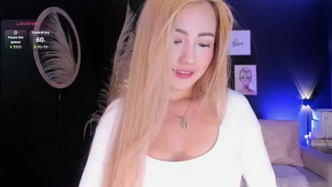 Snapshot of isa_cortes_ chatting on May 16, 10:41 pm Isa Cortes online show from May 16, 10:41 pm