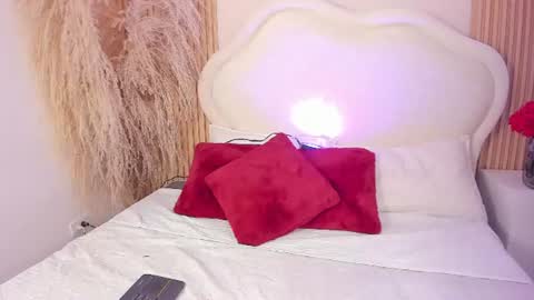 isa_croft online show from June 16, 1:03 pm