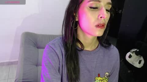 Snapshot of isa_hall chatting on July 22, 11:07 pm Isabella Hall online show from July 22, 11:07 pm
