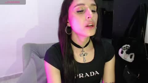 Snapshot of isa_hall chatting on July 25, 10:51 pm Isabella Hall online show from July 25, 10:51 pm