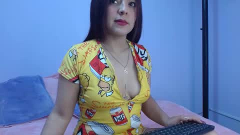 isa_jones1 online show from December 11, 12:02 am