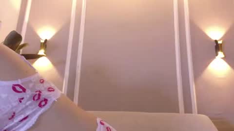 Snapshot of isa_kis_1 chatting on June 24, 12:15 pm Isabella online show from June 24, 12:15 pm