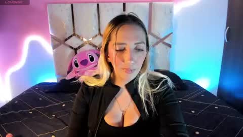 isa_klein online show from July 28, 1:56 am