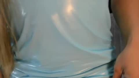 Snapshot of isa_lancaster chatting on May 26, 9:55 pm Isa Lancaster online show from May 26, 9:55 pm