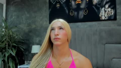 Snapshot of isa_lancaster chatting on June 29, 7:25 pm Isa Lancaster online show from June 29, 7:25 pm