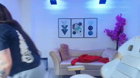Snapshot of isa_reel chatting on May 24, 12:32 pm ISA online show from May 24, 12:32 pm