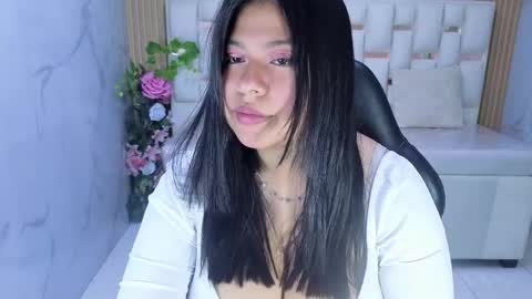 Snapshot of isa_s chatting on May 27, 1:08 pm Isa online show from May 27, 1:08 pm