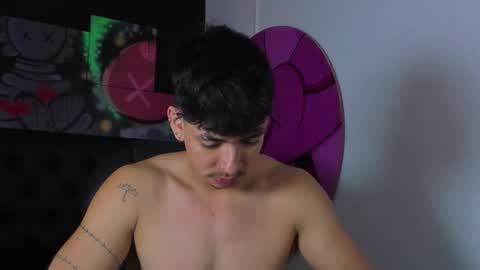 isaac_cryston online show from November 2, 8:22 pm