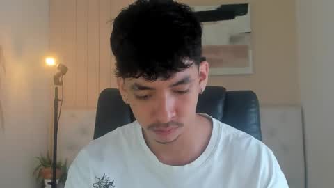 isaac_cryston online show from November 7, 9:04 pm