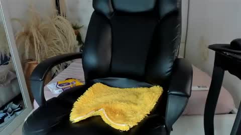 isaac_cryston online show from February 18, 9:22 pm