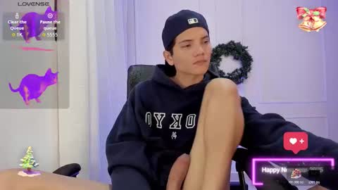 Snapshot of isaac_miler chatting on December 1, 11:10 pm isaac online show from December 1, 11:10 pm