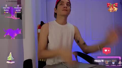 Snapshot of isaac_miler chatting on December 15, 10:36 pm isaac online show from December 15, 10:36 pm