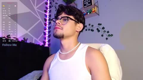 Isaac Saenz. online show from December 3, 1:52 am